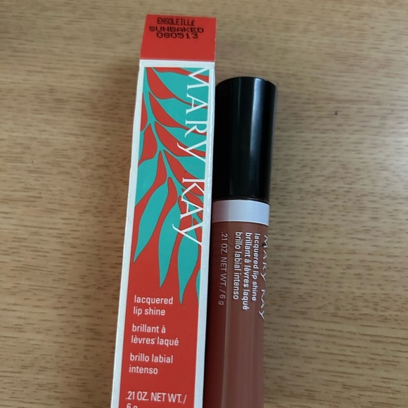 Mary Kay Brown Lip Gloss Hydrating Shine - Picture 1 of 2